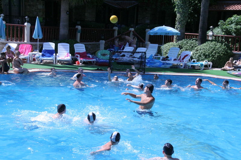 Grand Aquarium Apart İçmeler Buitenkant foto
