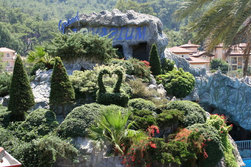 Grand Aquarium Apart İçmeler Buitenkant foto