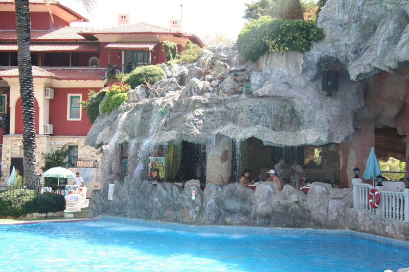 Grand Aquarium Apart İçmeler Buitenkant foto