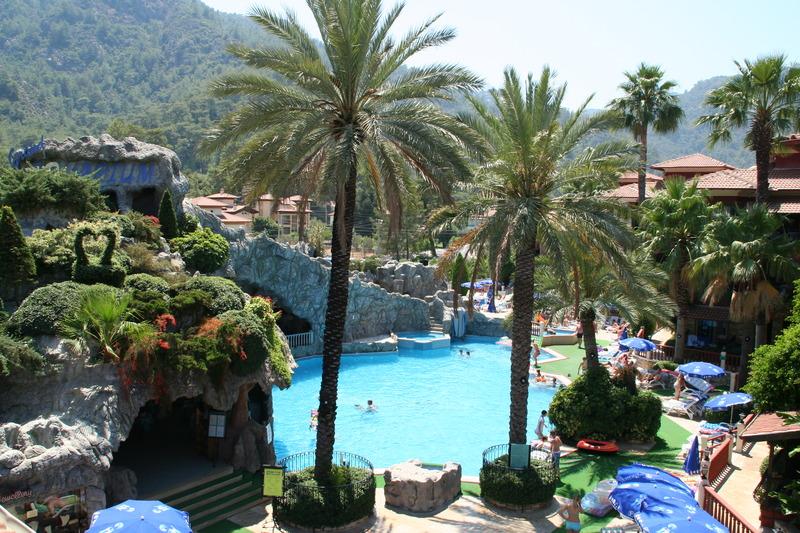 Grand Aquarium Apart İçmeler Buitenkant foto