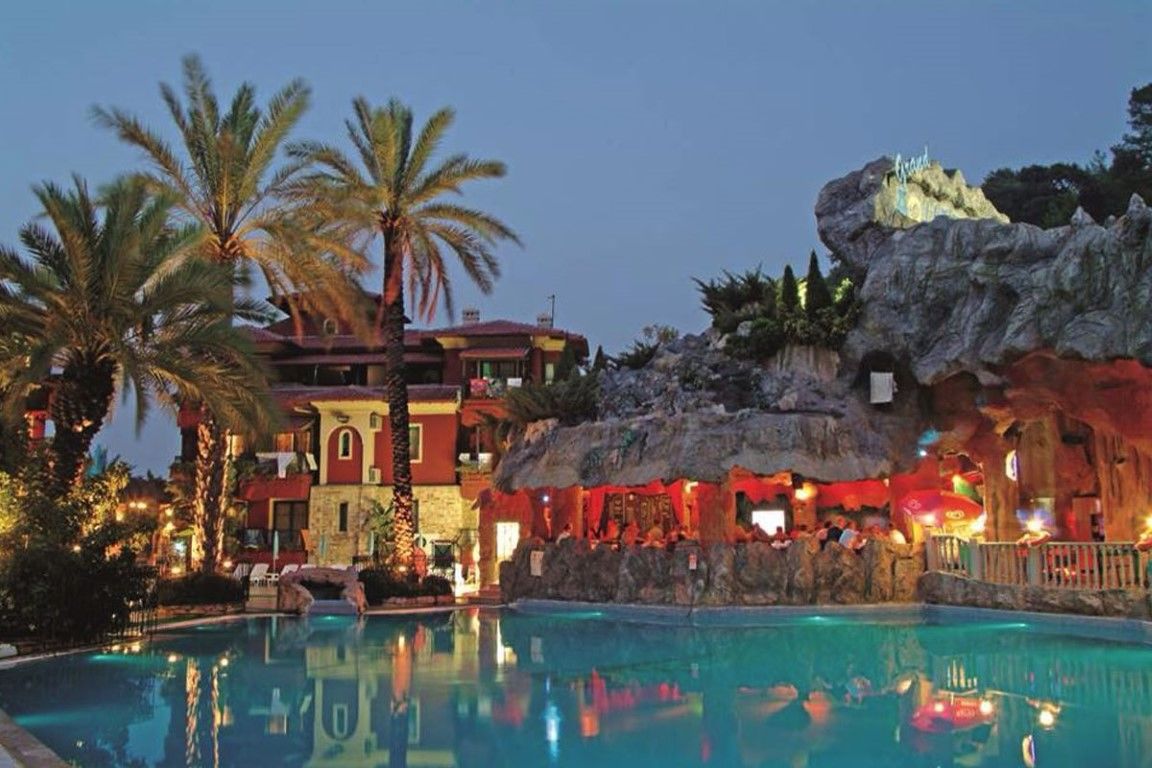 Grand Aquarium Apart İçmeler Buitenkant foto