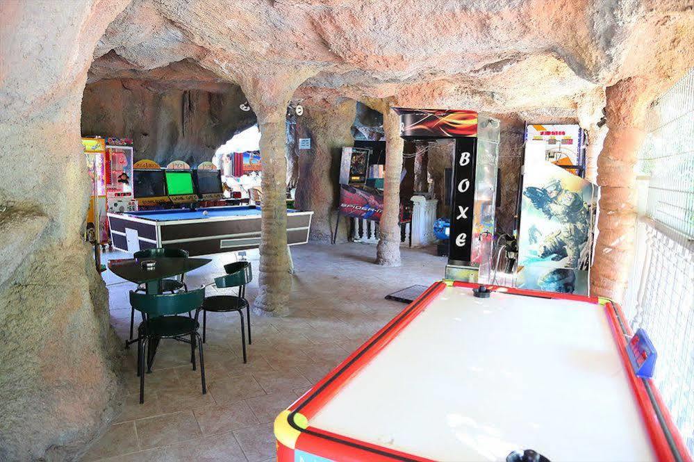 Grand Aquarium Apart İçmeler Buitenkant foto