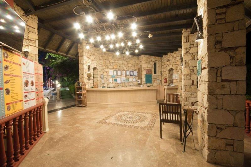Grand Aquarium Apart İçmeler Buitenkant foto