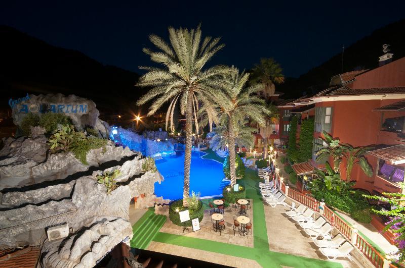 Grand Aquarium Apart İçmeler Buitenkant foto